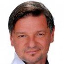 HLV Ferenc Horváth – Huấn luyện viên trưởng (Hungary)
