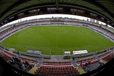 Sân vận động Het Kasteel – sân nhà của Sparta Rotterdam