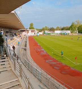 Sân vận động Stadion Znicza Pruszków – sân nhà của Znicz Pruszków