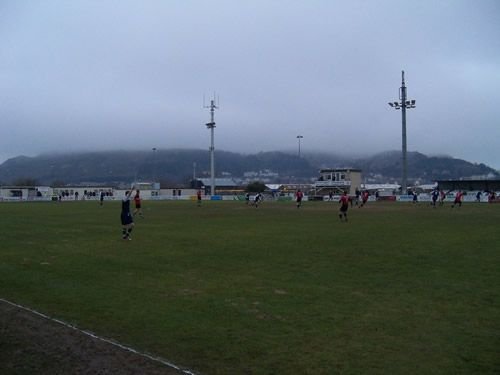 Sân vận động Maesdu Park – sân nhà của Llandudno FC