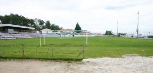 Sân vận động Estádio Municipal OH – sân nhà của Oliveira do Hospital