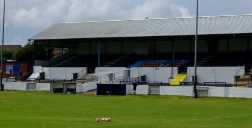 Sân vận động Westfield Lane – sân nhà của Frickley Athletic