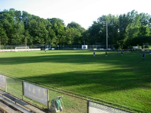 Sân vận động Hellenic Stadium – sân nhà của London City SC