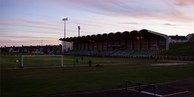 Sân vận động Jenner Park Stadium – sân nhà của Barry Town United