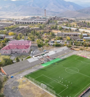 Sân vận động Charentsavan City Stadium – sân nhà của FC Van